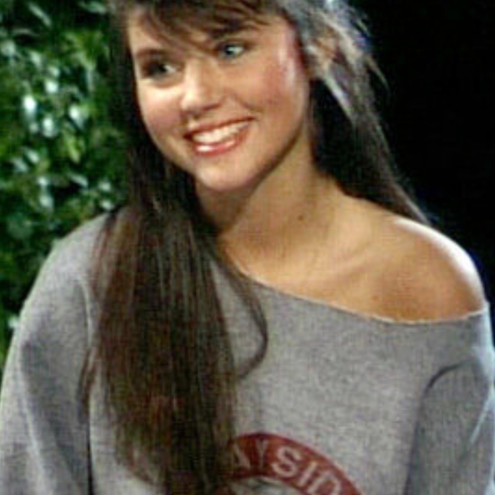 Kelly kapowski Saved By The Bell sweatshirt!